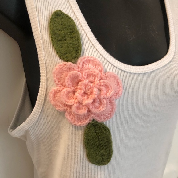 3/$25 GASOLINE XL White w rose crochete’ appliqué - Picture 4 of 8